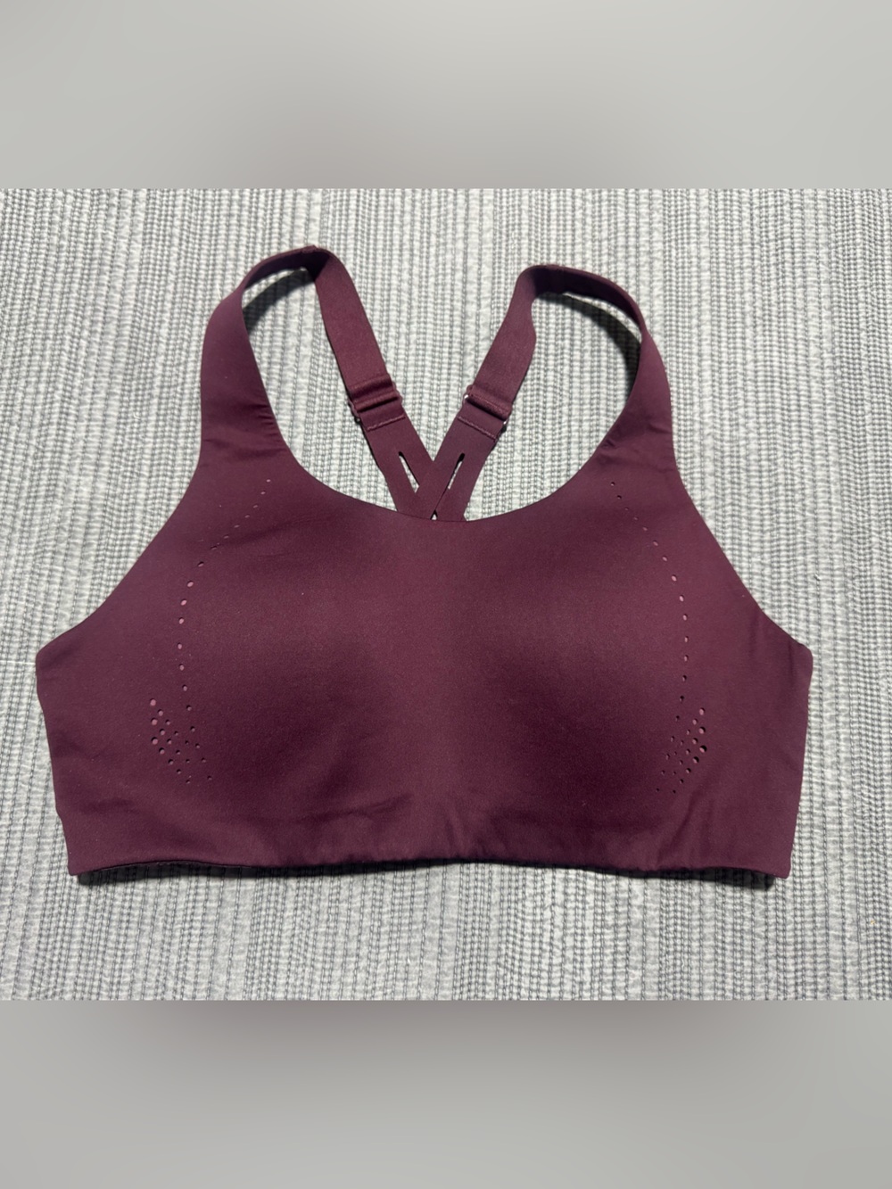 lululemon athletica Women’s Burgundy Sports Bag